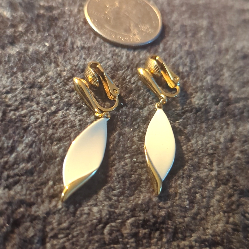 Trifari Mini Dangle Earings